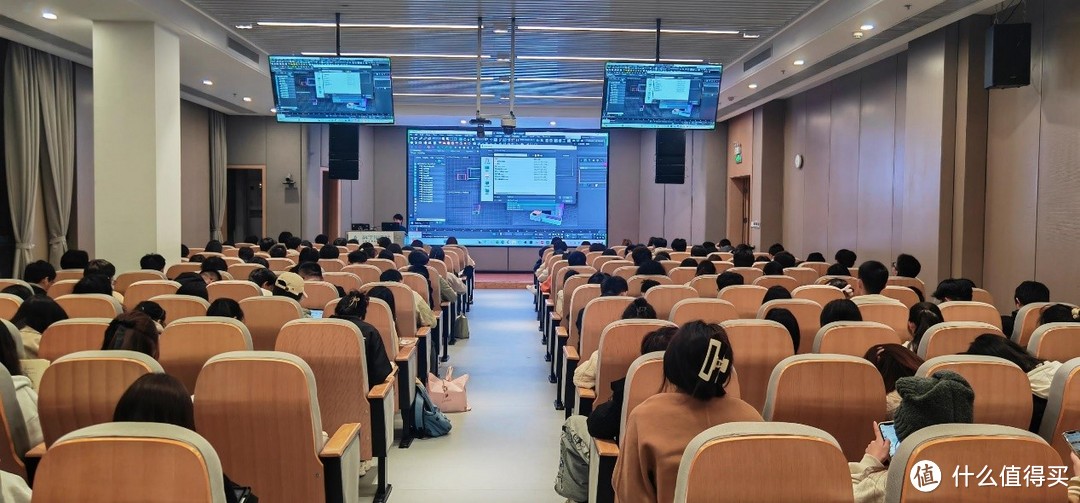 科学指南针走进江南大学，探索科研绘图与3D Max软件应用的精彩世界