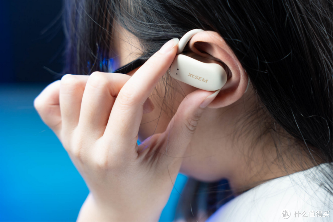 时尚小巧：西圣olite开放式耳机挂耳设计亮点