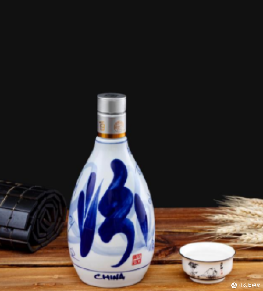 给人倒酒时,最忌讳“祭祀手”,哪只手是祭祀手?建议了解不吃亏