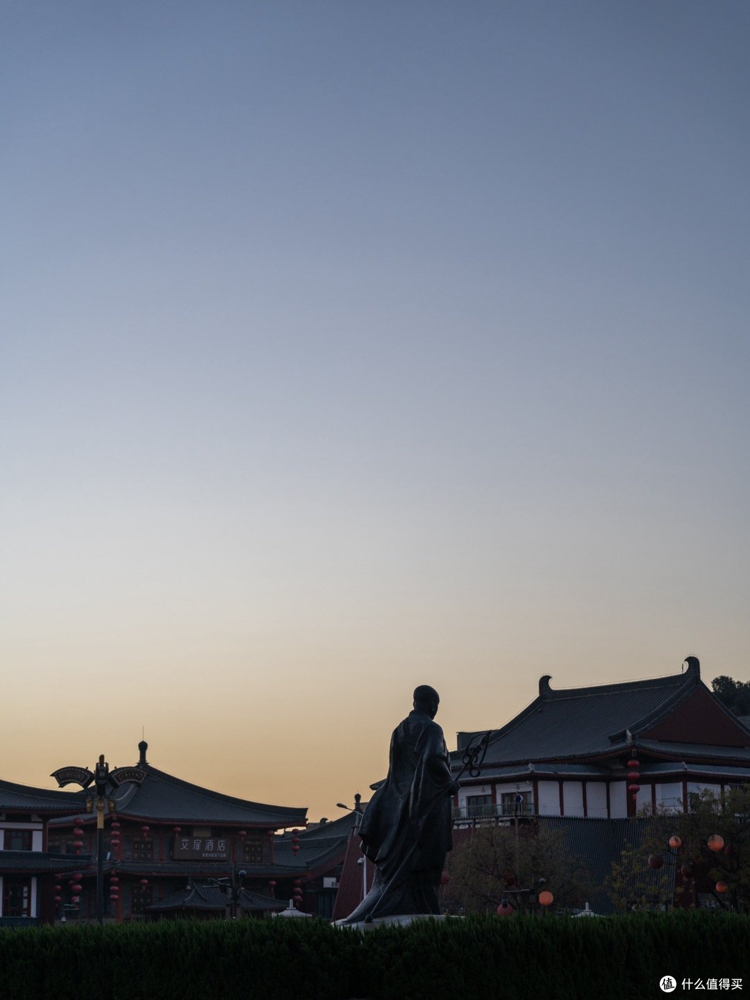 早上7点的大雁塔，人少适合合影