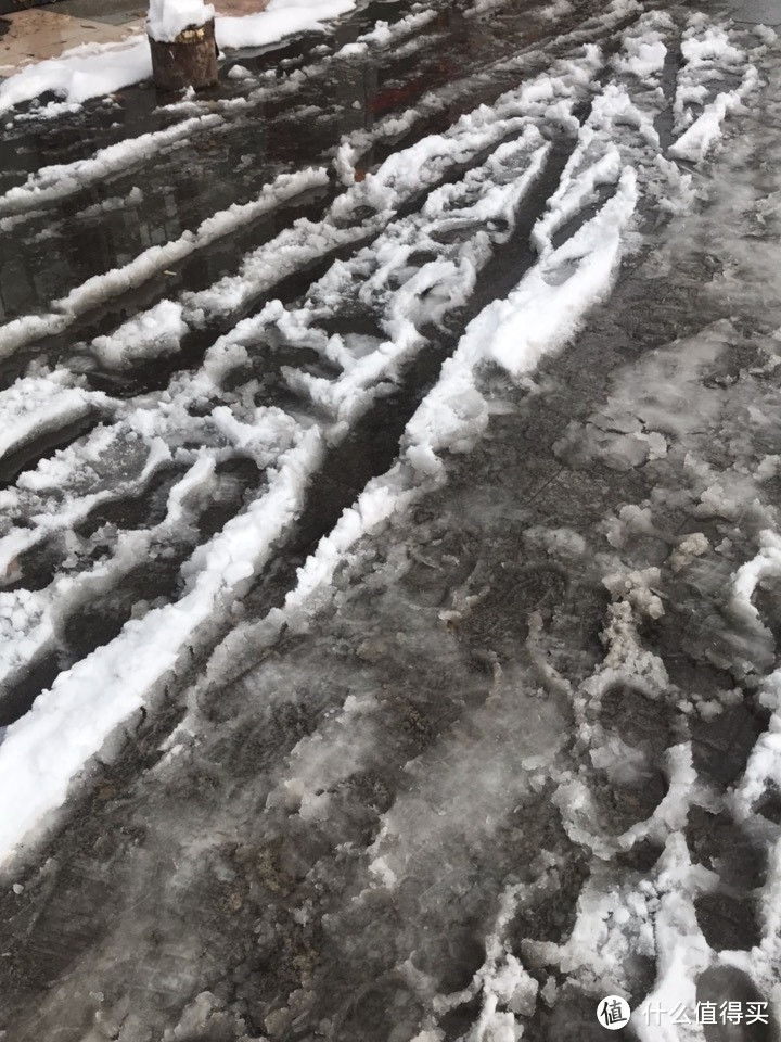 大雪让人开心,出行要注意