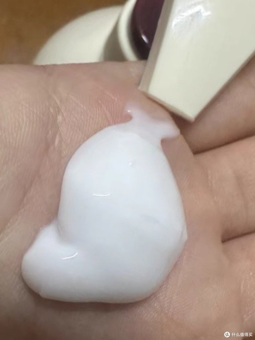 牛奶润肤乳,肌肤水润嫩滑