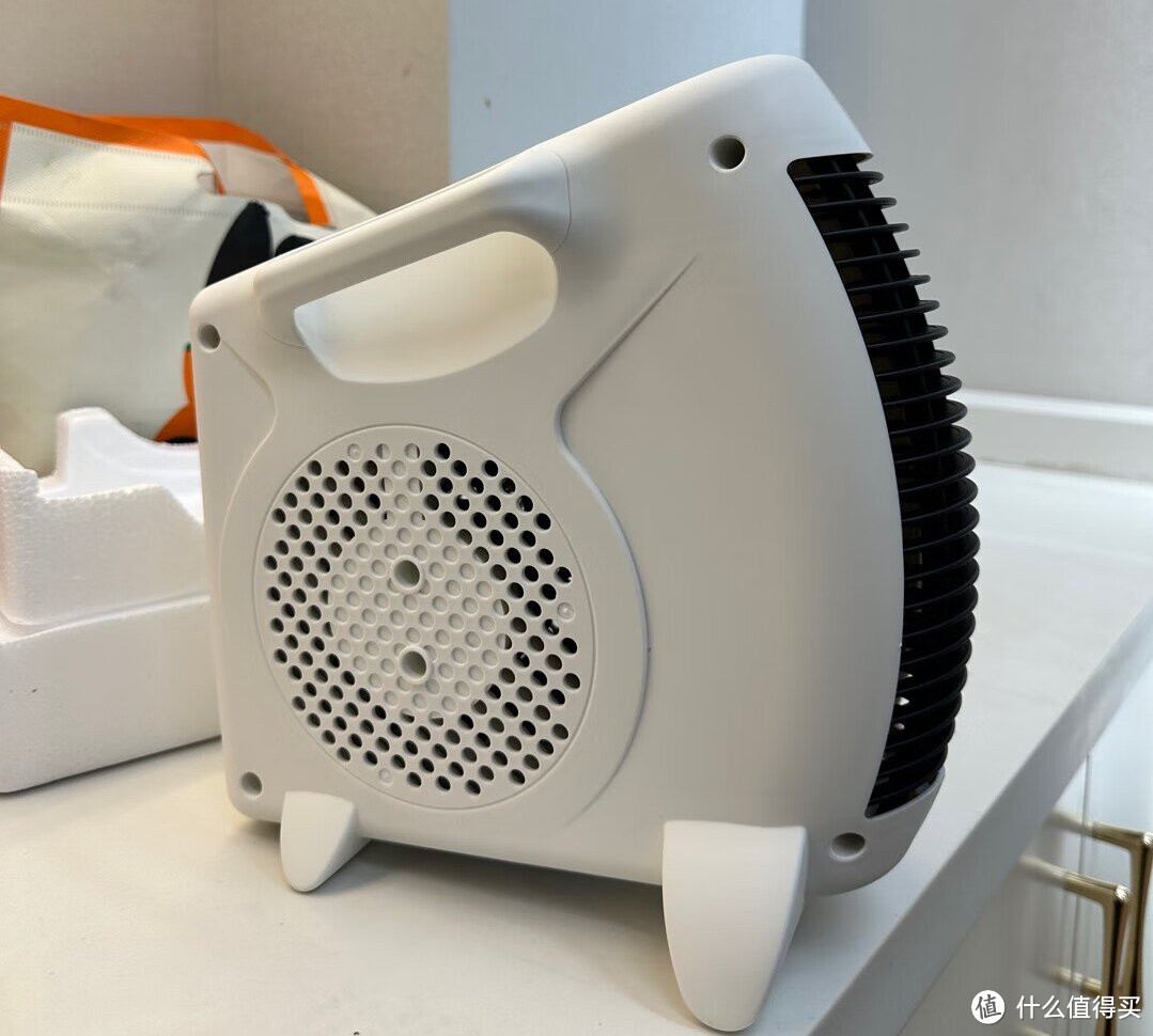 美菱MDN-RN05T取暖器:速热、立卧两用的冬日温暖之选