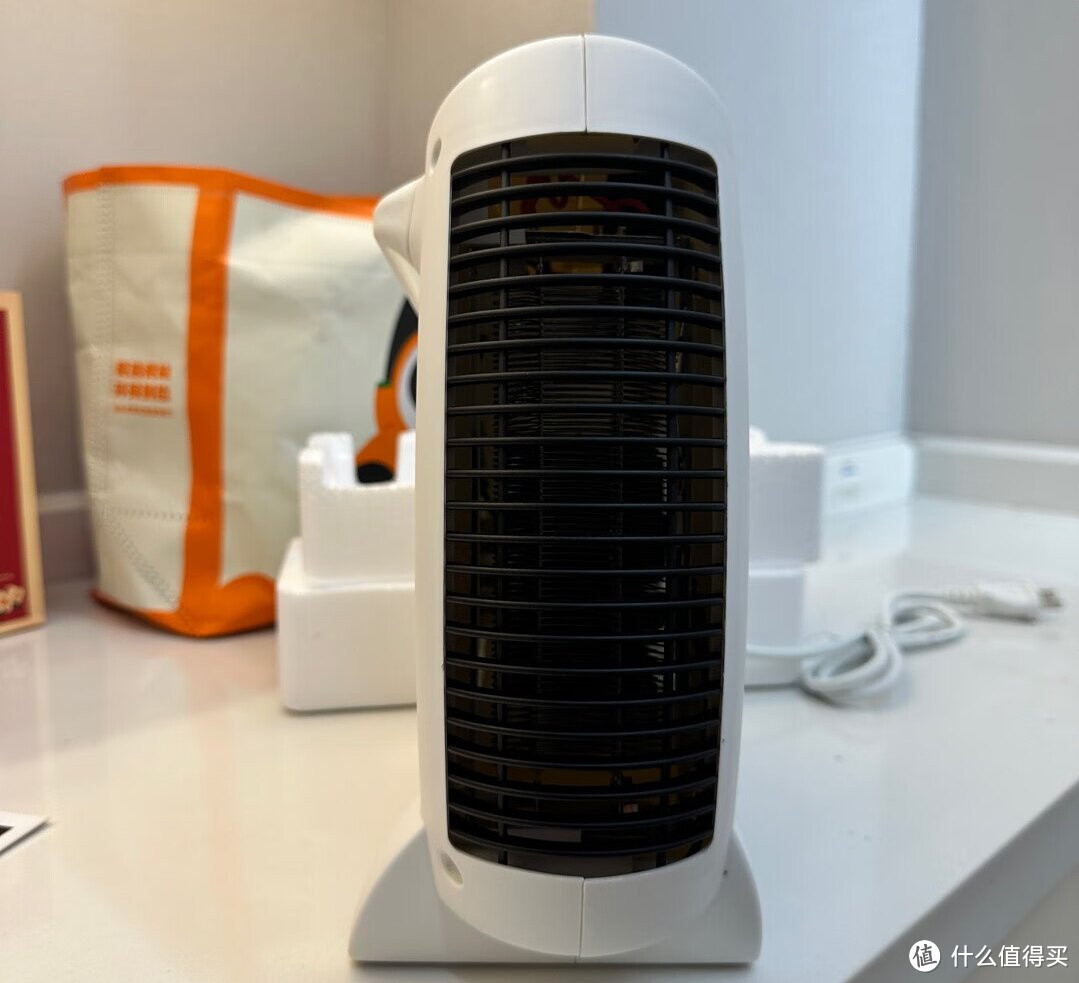美菱MDN-RN05T取暖器:速热、立卧两用的冬日温暖之选