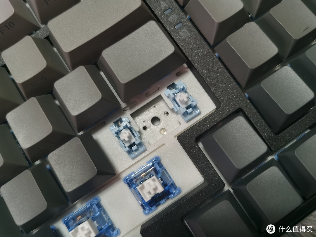 达尔优A98专业版三模机械键盘：卷王再现，打字新体验。