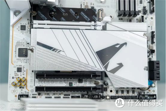 功能强大，外观精致，白色主题装机首选，技嘉Z790冰雕X微博WBG战队特约主板 装机体验