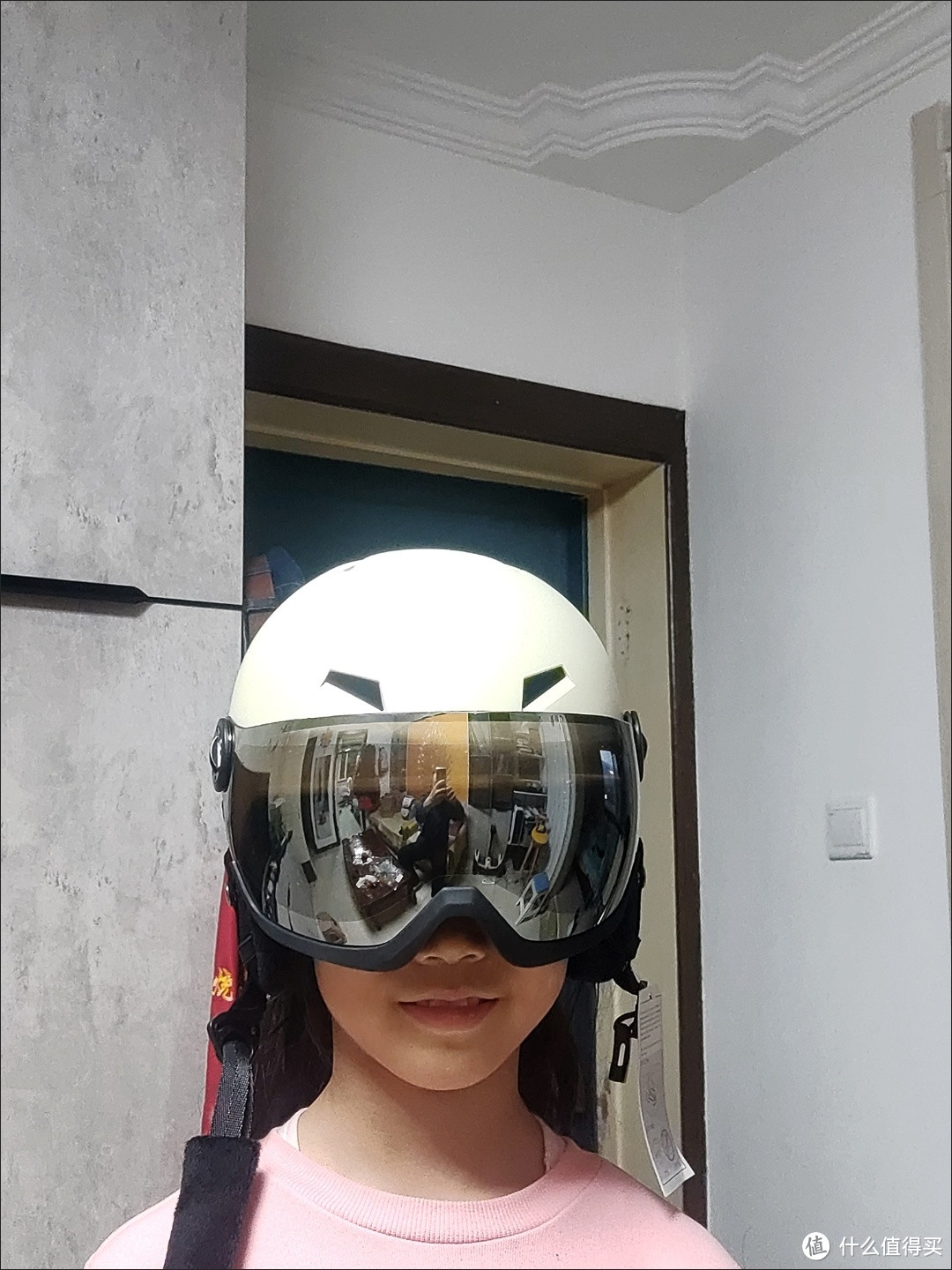 【探索极致滑雪体验】Eastinear滑雪头盔，为你的安全保驾护航！