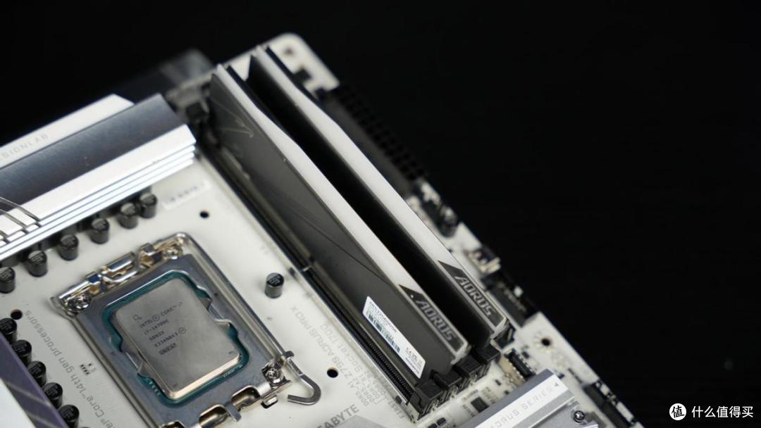 白嫖10%性能!技嘉冰雕X Z790 AORUS PRO X一键实现内存超频