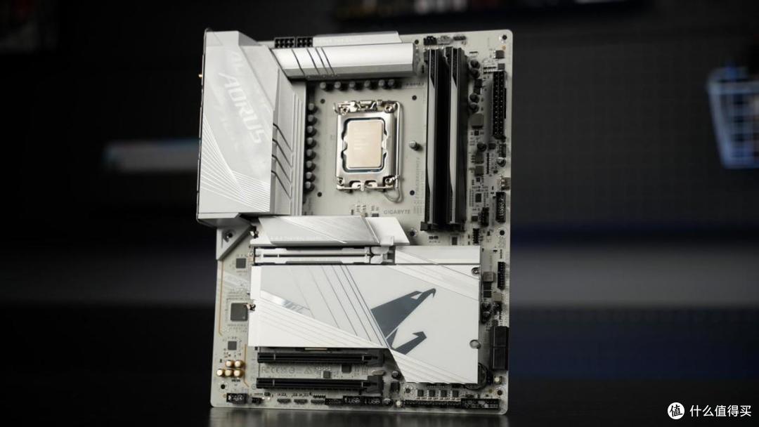 白嫖10%性能!技嘉冰雕X Z790 AORUS PRO X一键实现内存超频