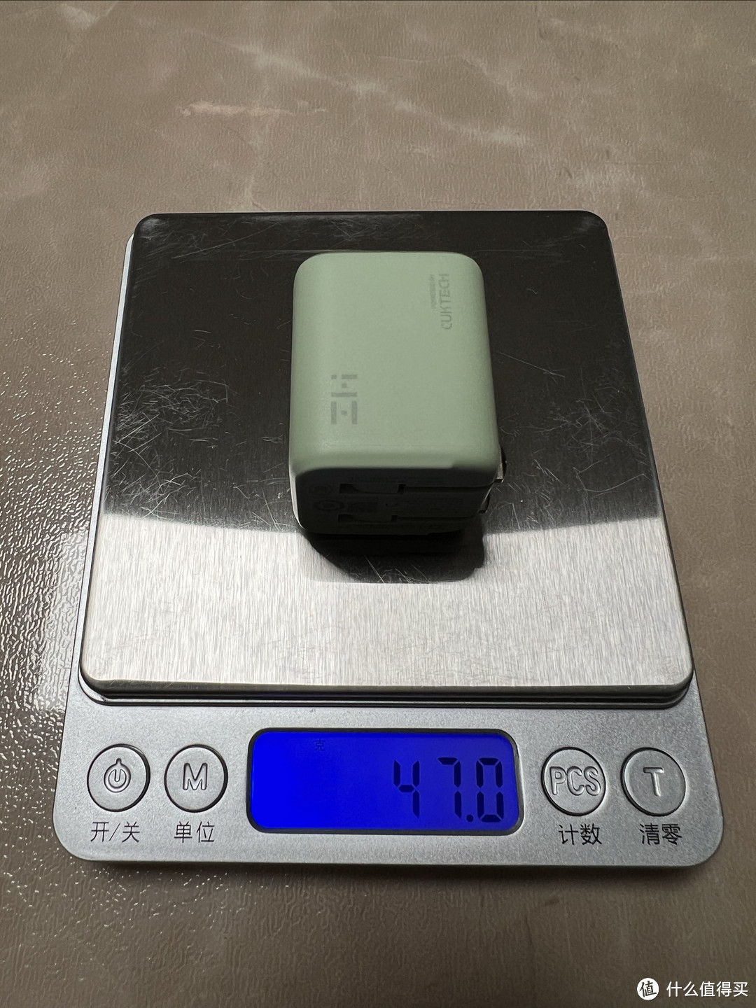 新版ZMI30W，外观上的改变明显