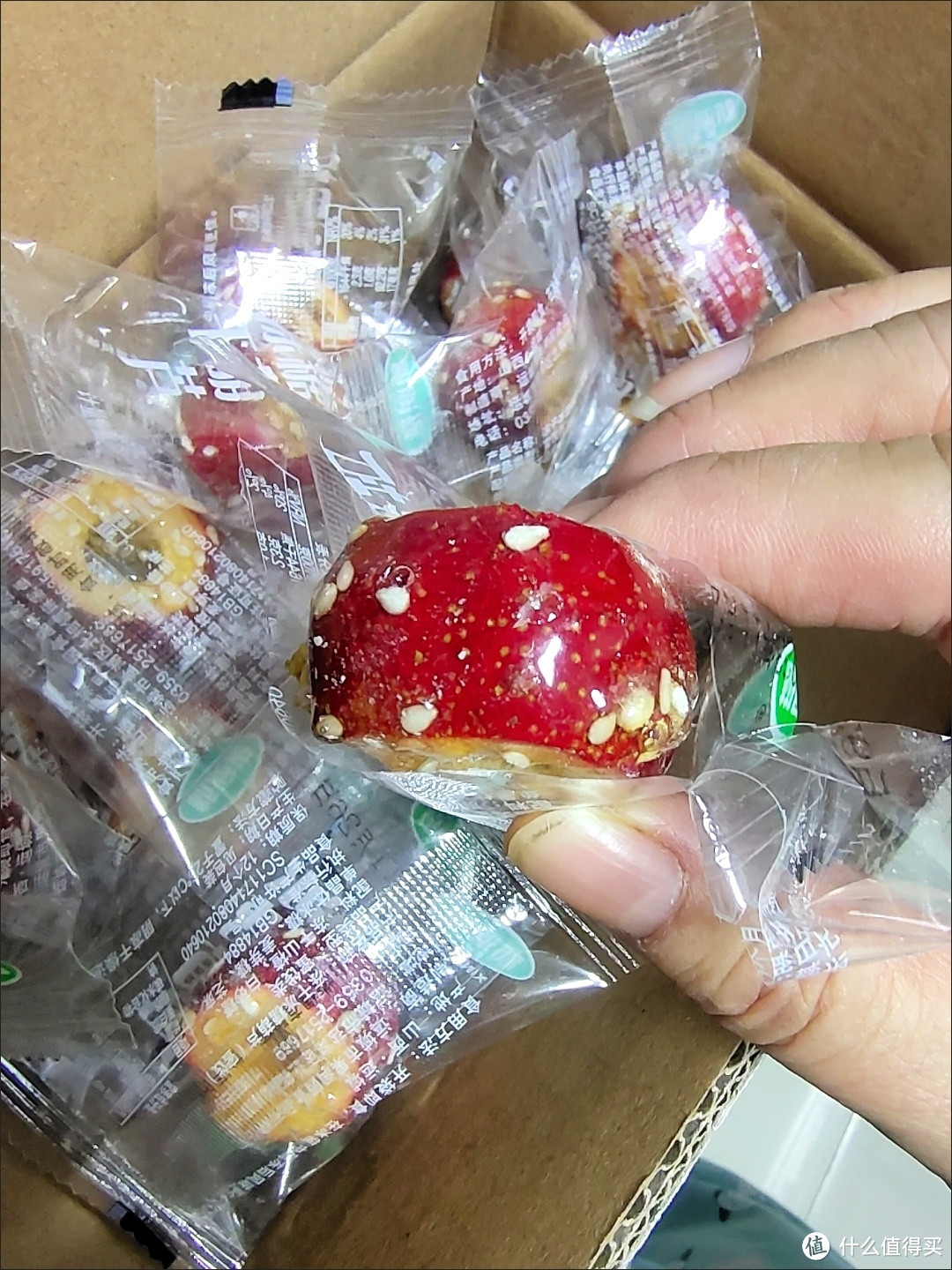 冻干山楂冰糖葫芦：空心无核山楂球，独立小包装休闲零食礼盒装