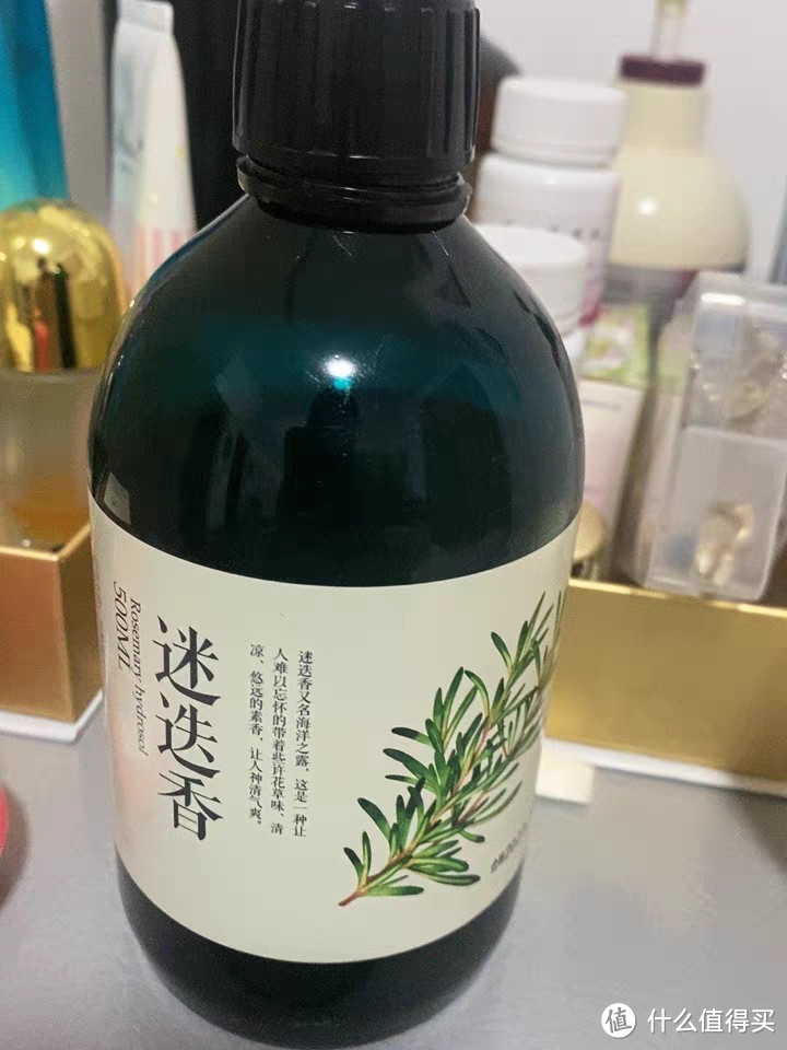 罗梵马鞭草酮迷迭香纯露马迷纯露：肌肤的水分守护者