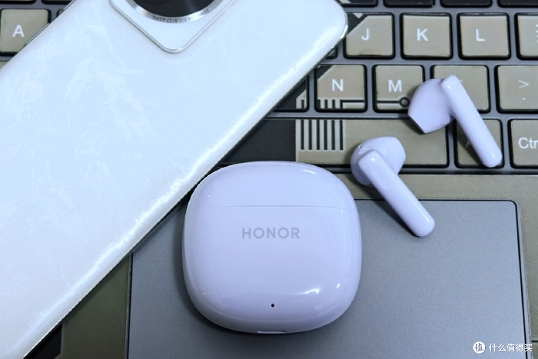 荣耀Earbuds X6：纯净音质、零感佩戴、超长续航