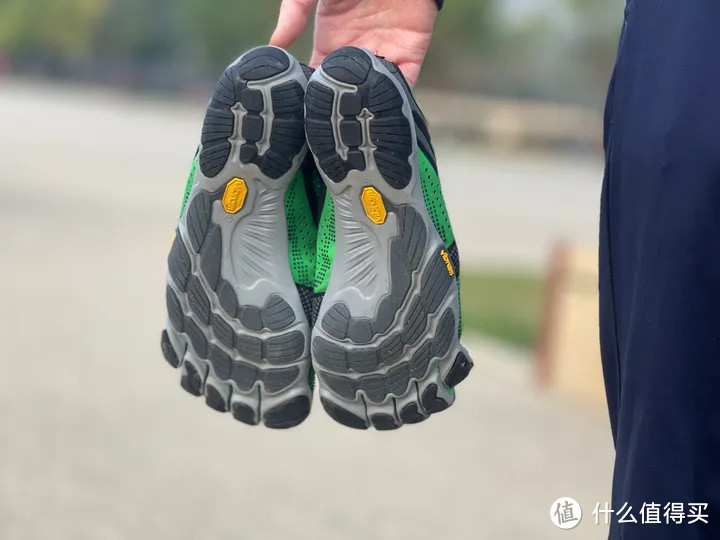 穿上 Vibram 五指鞋，感受前所未有的自由!