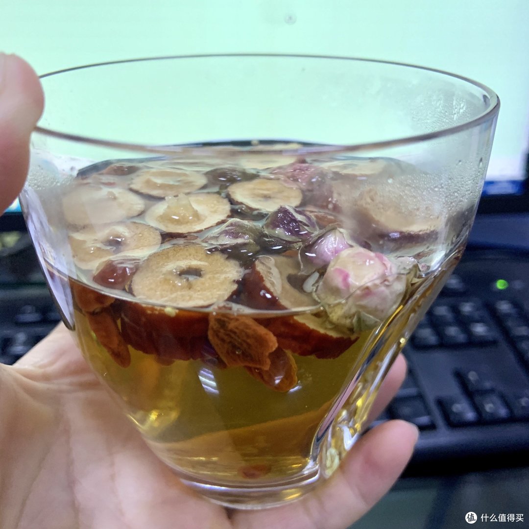 红枣枸杞玫瑰花茶