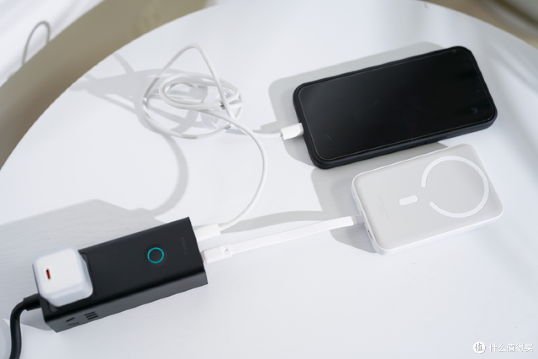 倍思iPhone 15全家桶实测，平替真有那么牛？