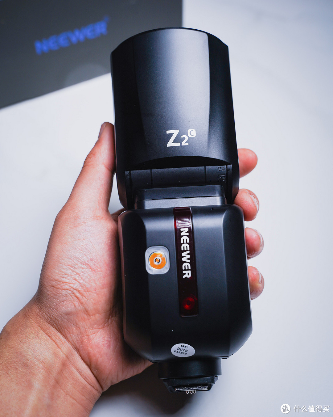 先别着急买镜头，这支NEEWER Z2C圆形闪光灯帮你省钱
