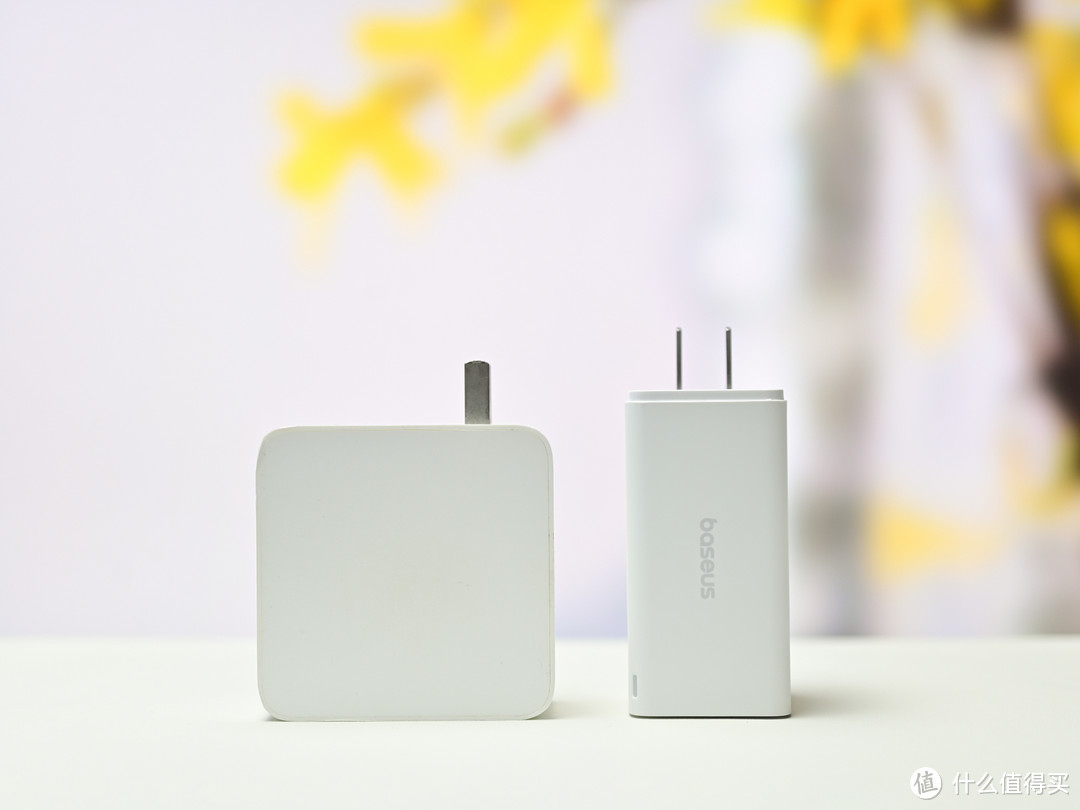 四口同时充,出门一个充电器就够啦,倍思氮化镓充电器100W 六代套装
