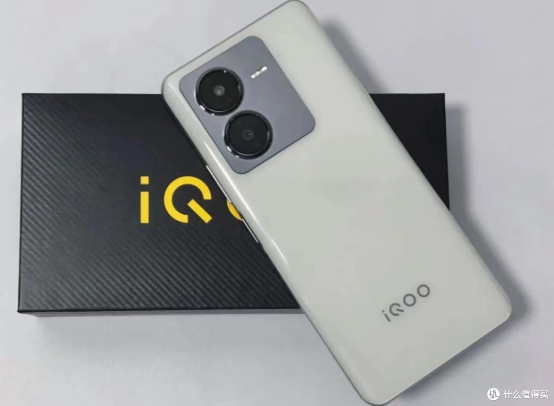 iQOO千元“卷王”，120W闪充+天玑8200旗舰芯，降至1399元