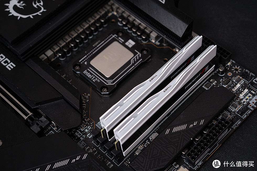 稳超8200MHz,芝奇Trident Z5 RGB DDR5-7200 24Gx2内存评测