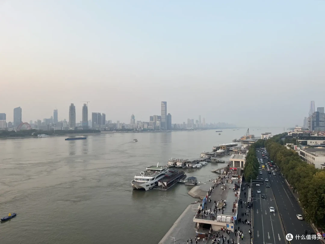 两个人的周末行：登黄鹤楼，看长江日落，品热干面
