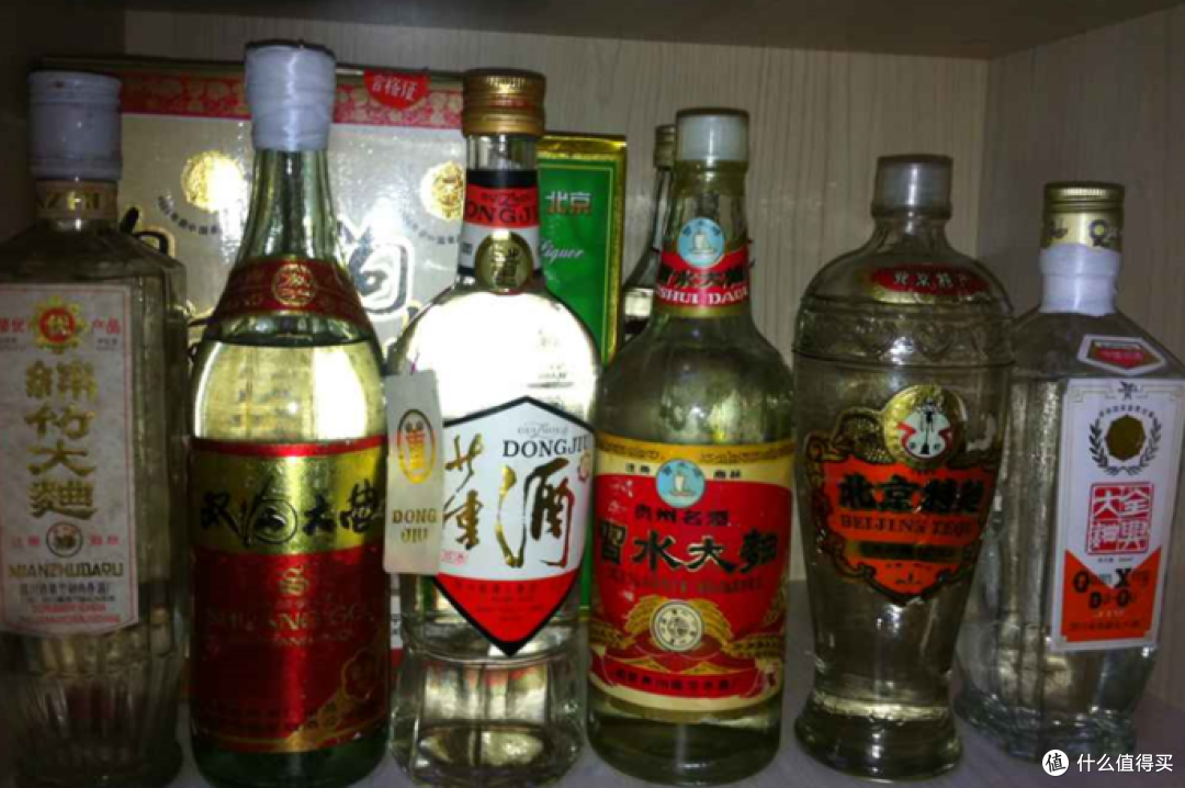 家中有酒怎么存才好?行家:存酒别手欠,记住这3点,酒越存越香