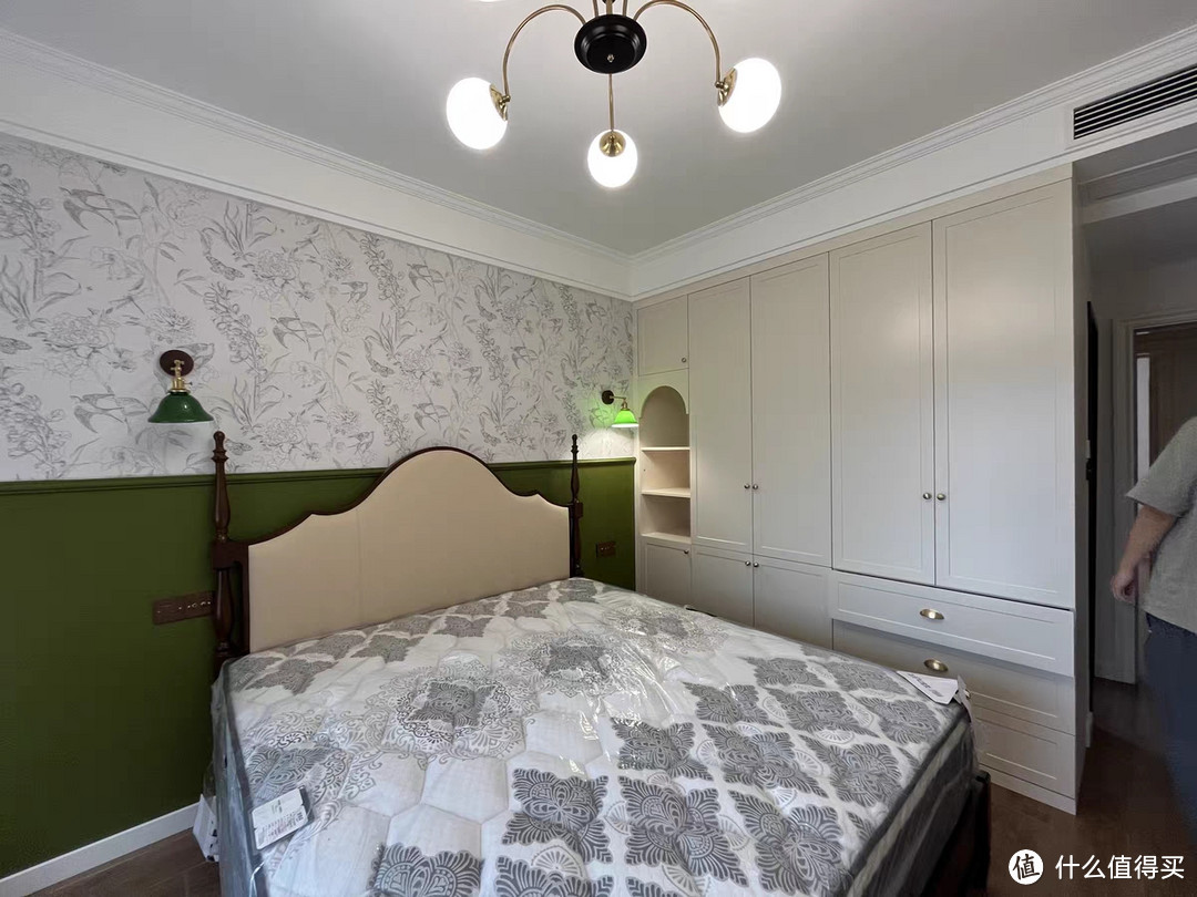 熙和美式复古全实木双人床——现代法式卧室的完美伴侣