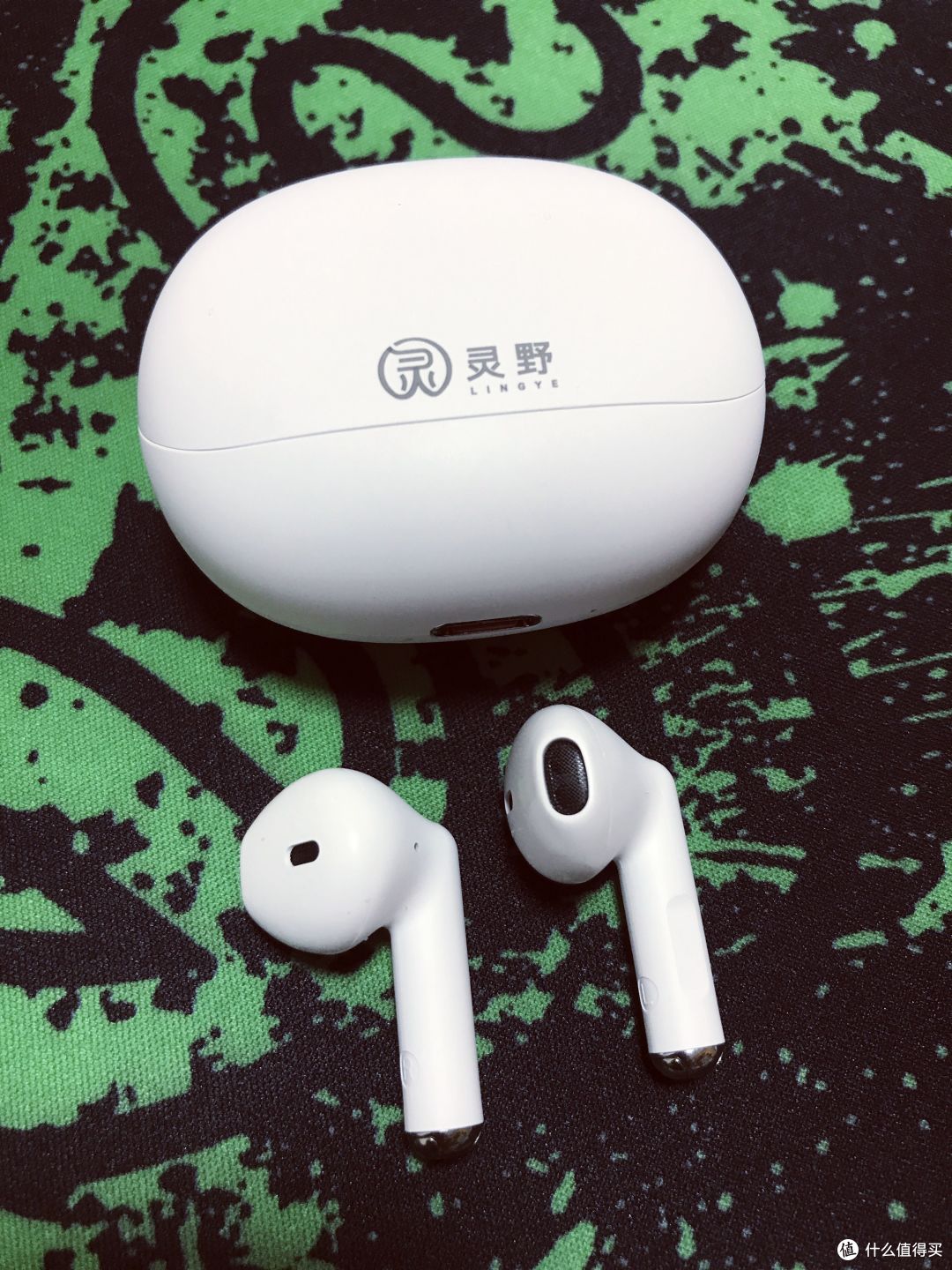青春撞色,灵动入耳:灵野T2蓝牙耳机,美到心坎里的音乐精灵!