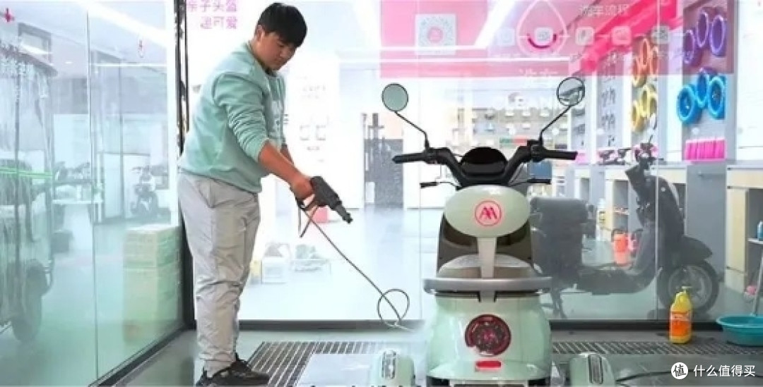 服务领跑!爱玛再获四项年度权威大奖,标准化服务成为行业标杆!