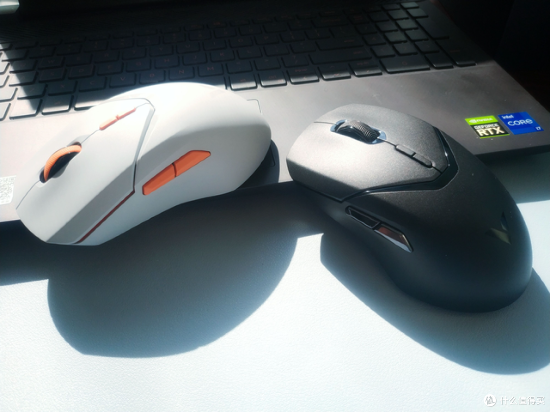 大中小手,手手舒适:雷柏VT9PRO、VT9PROmini