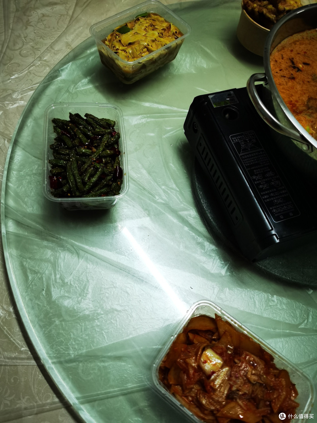虽然是鸳鸯锅,但是汤是一样的