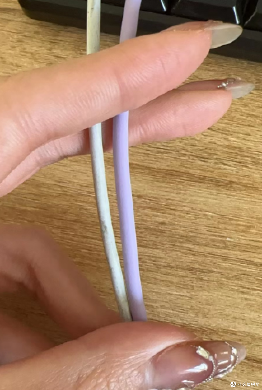 明显能看到星系源的更加粗一些