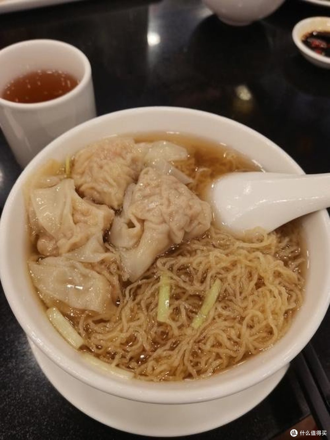 「云吞面:中国文化中的面食经典」