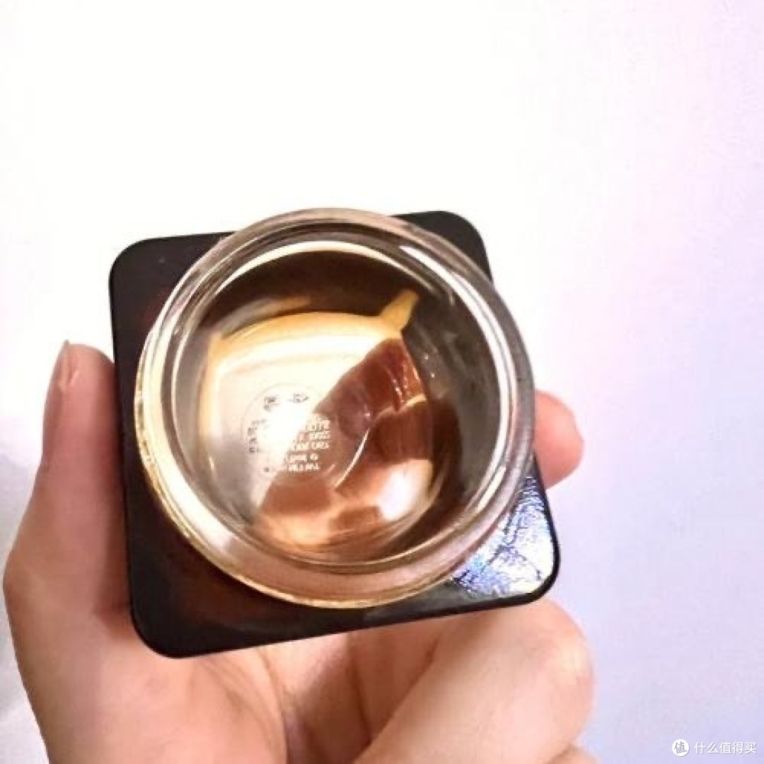 岁月不留痕?眼霜帮你抚平眼部细纹