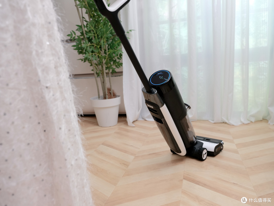 电池升级！质保延长！2分钟热水洗，5分钟高温速干的添可芙万Booster洗地机，使用表现如何？