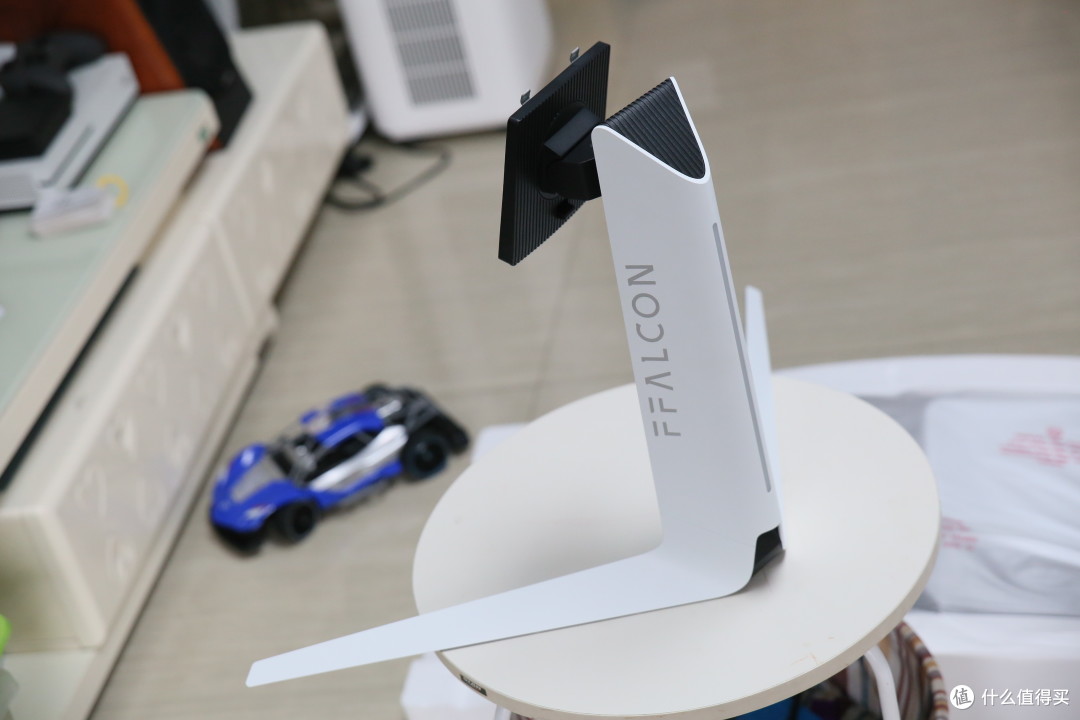 用行动颠覆显示器行业,34寸、带鱼屏、2K170Hz、1600nits亮度,雷鸟Q8 miniLED显示器评测