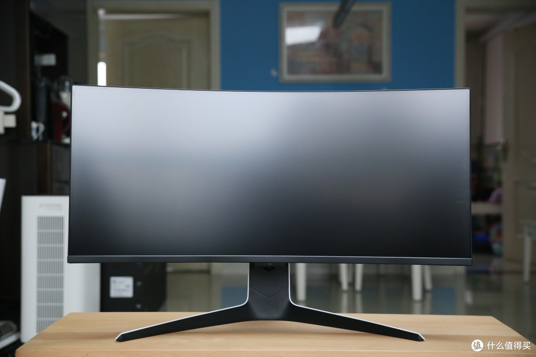 用行动颠覆显示器行业,34寸、带鱼屏、2K170Hz、1600nits亮度,雷鸟Q8 miniLED显示器评测