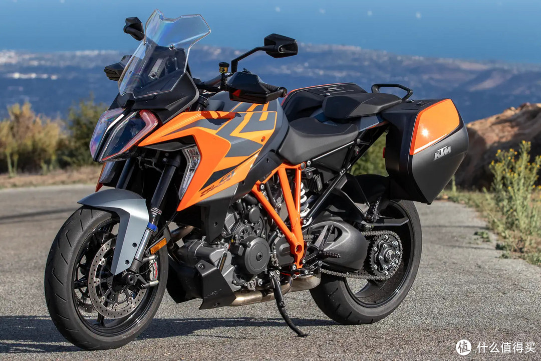 2023 KTM 1290 Super Duke GT