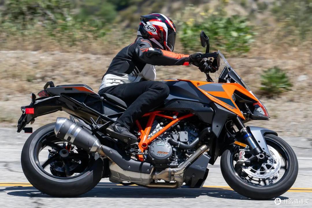 2023 KTM 1290 Super Duke GT