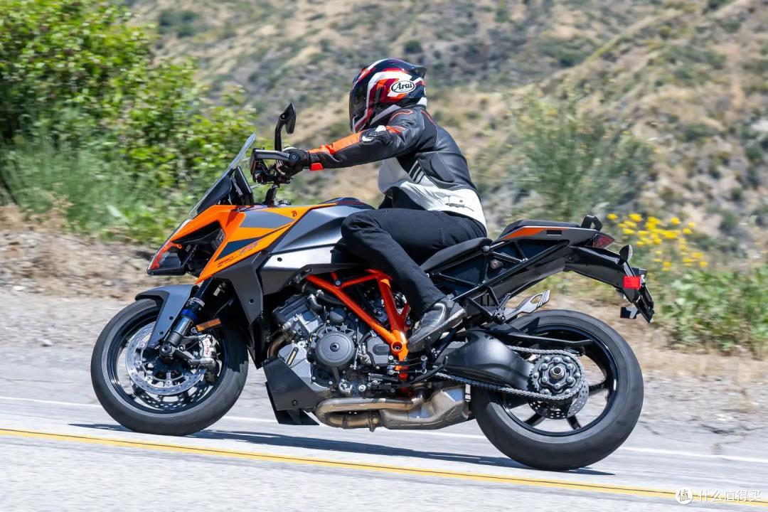 2023 KTM 1290 Super Duke GT