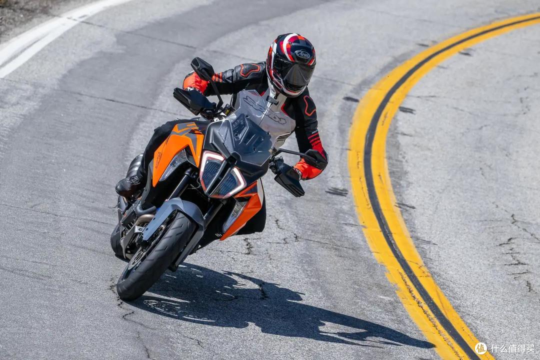 2023 KTM 1290 Super Duke GT