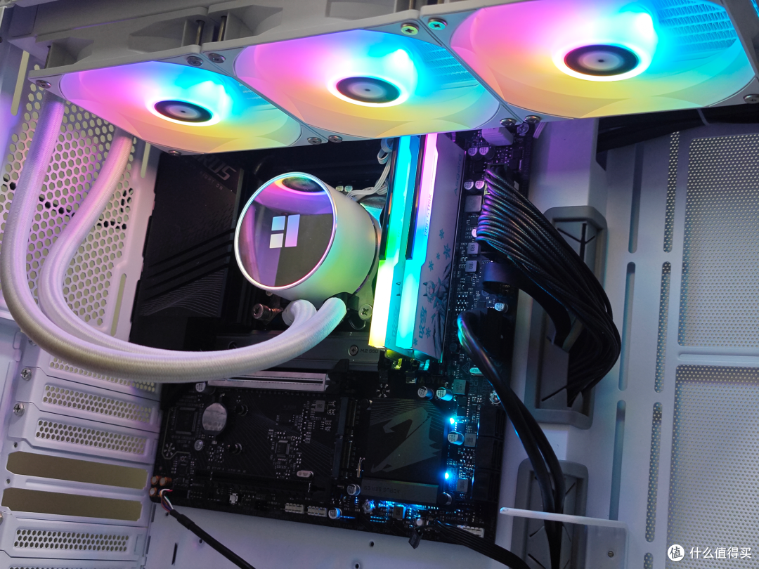 DDR5顶级旗舰内存又添新规格,性价比超高的阿斯加特吹雪DDR5 24GX2内存实测分享!