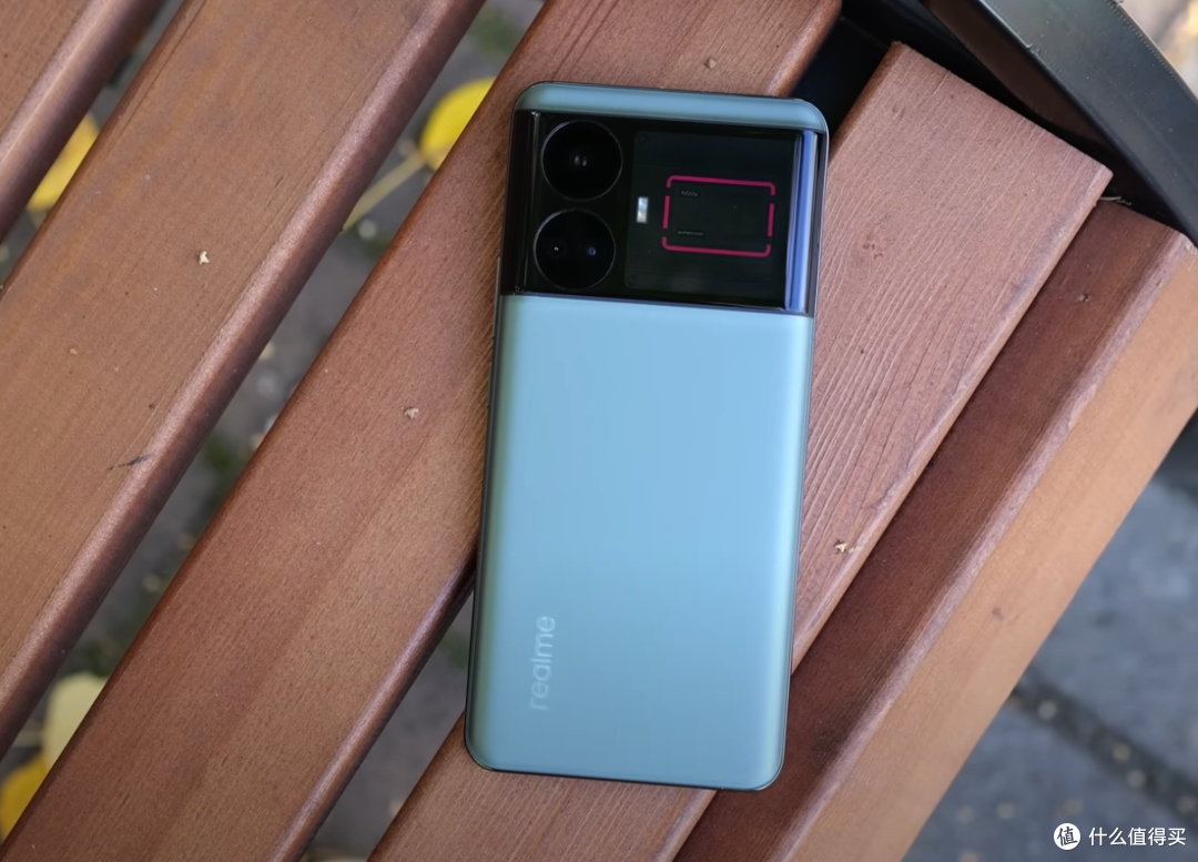 比笔记本还大,24GB+1TB手机仅3097元,240W快充旗舰很用心