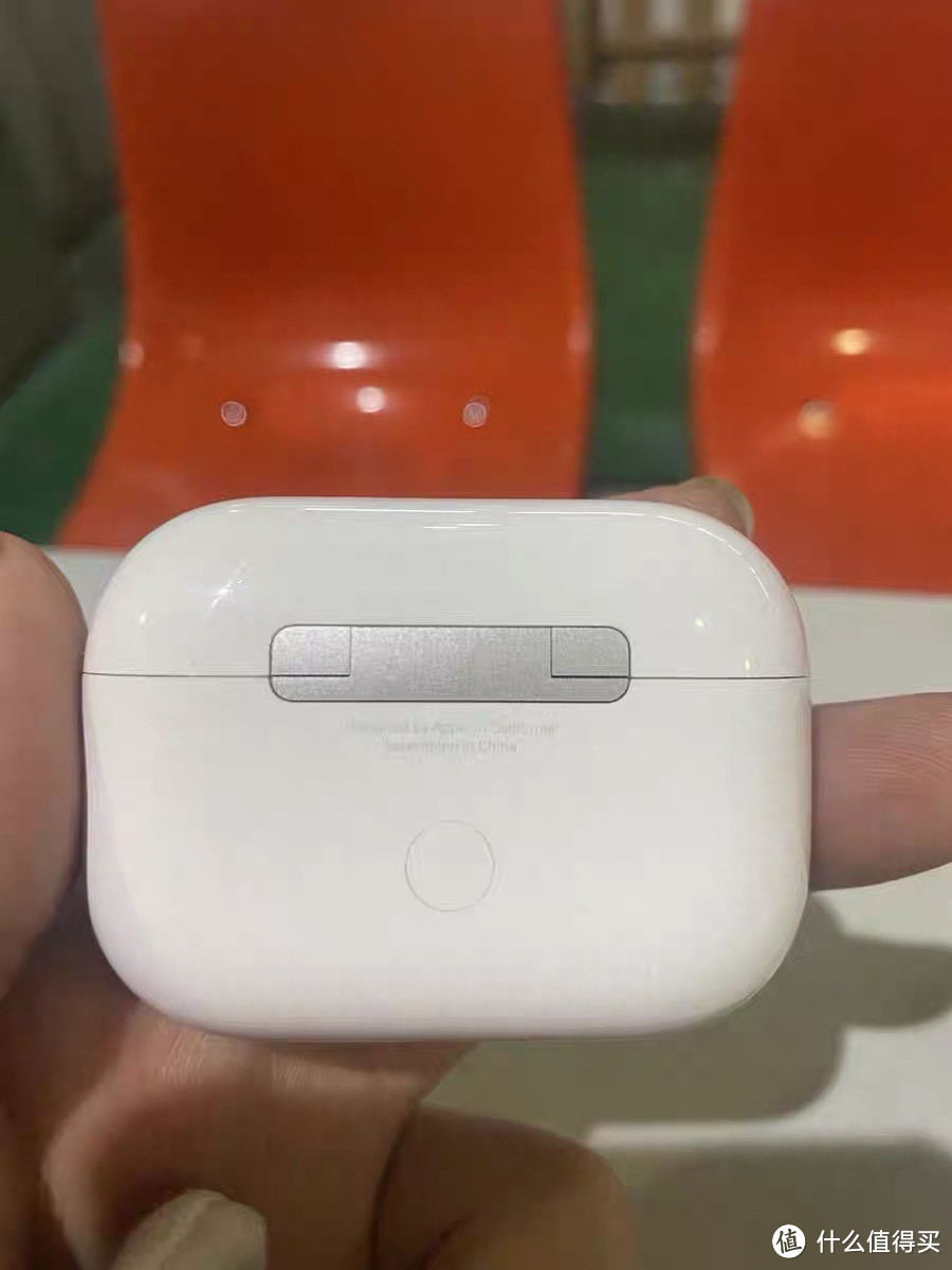 苹果 AirPods 系列蓝牙降噪耳机：让你的聆听世界更加美好!