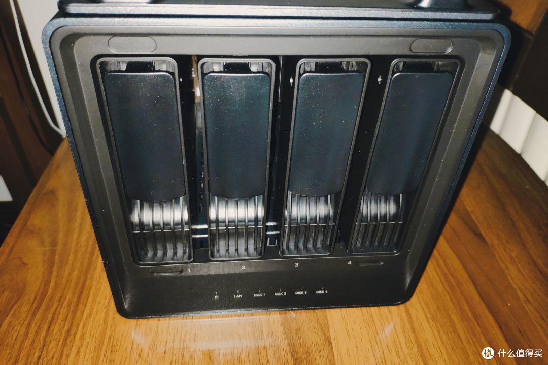 适合小白的人生第一台NAS——绿联DX4600