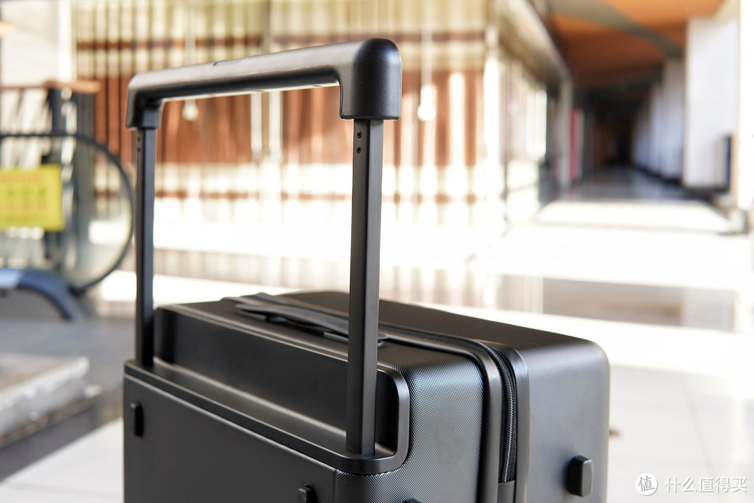 行李无处安放？年货节优选之地平线8号大旅行家系列行李箱——大容量、多尺寸、高颜值