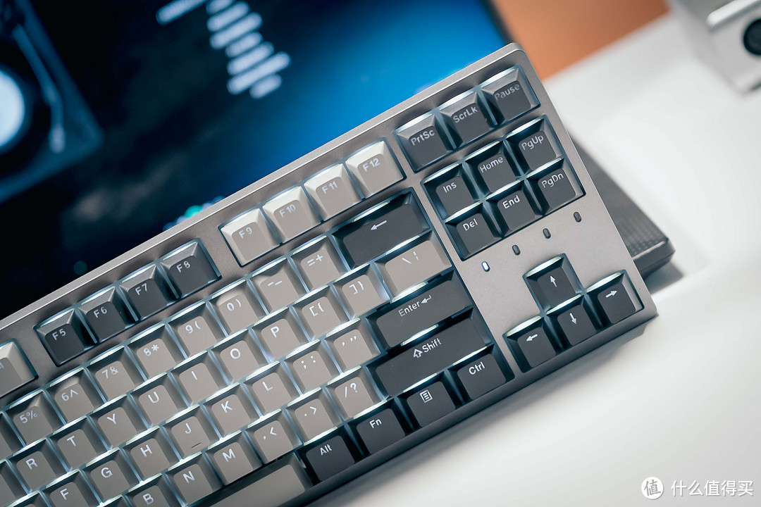 杜伽K320 V2星光版：打破机械键盘常规，个性与实力兼具