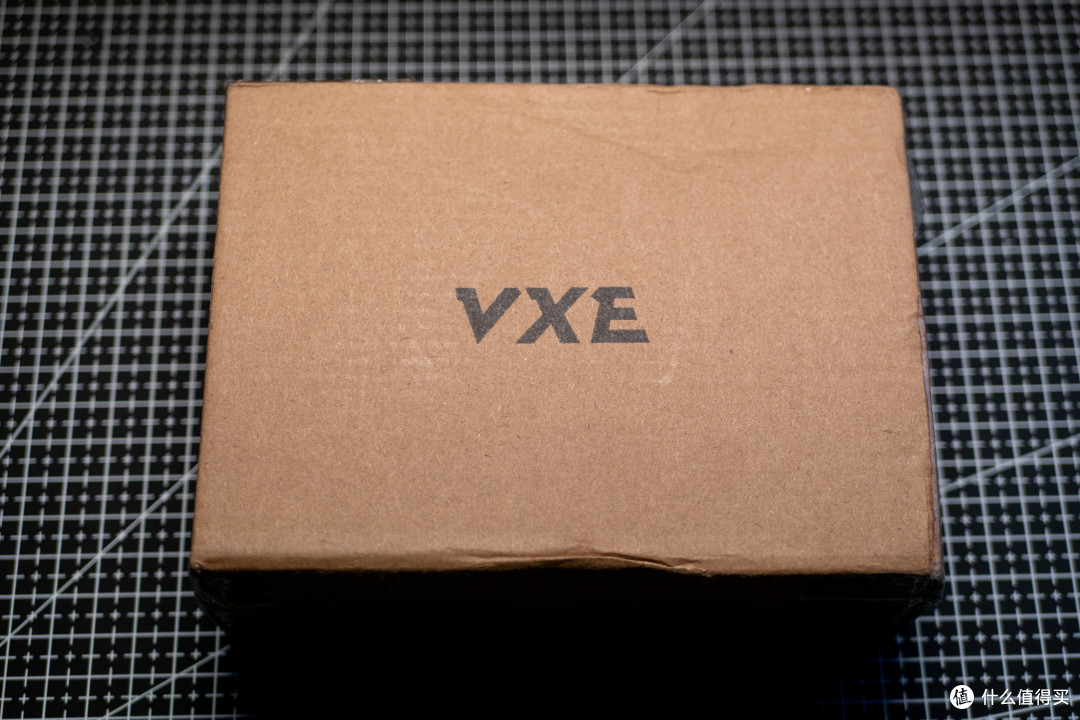 某东大前天89上车，顺丰今日送到，外面是VXE的物流包装盒