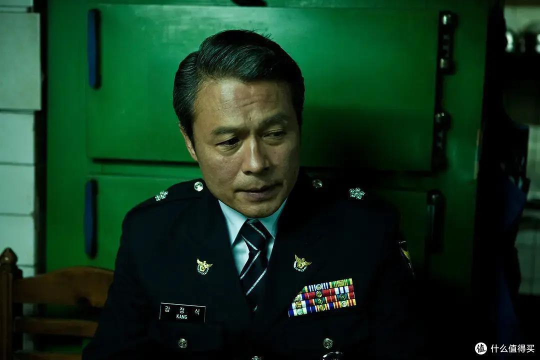 这不仅是一部爽片，更是许多人不忍直视的现实
