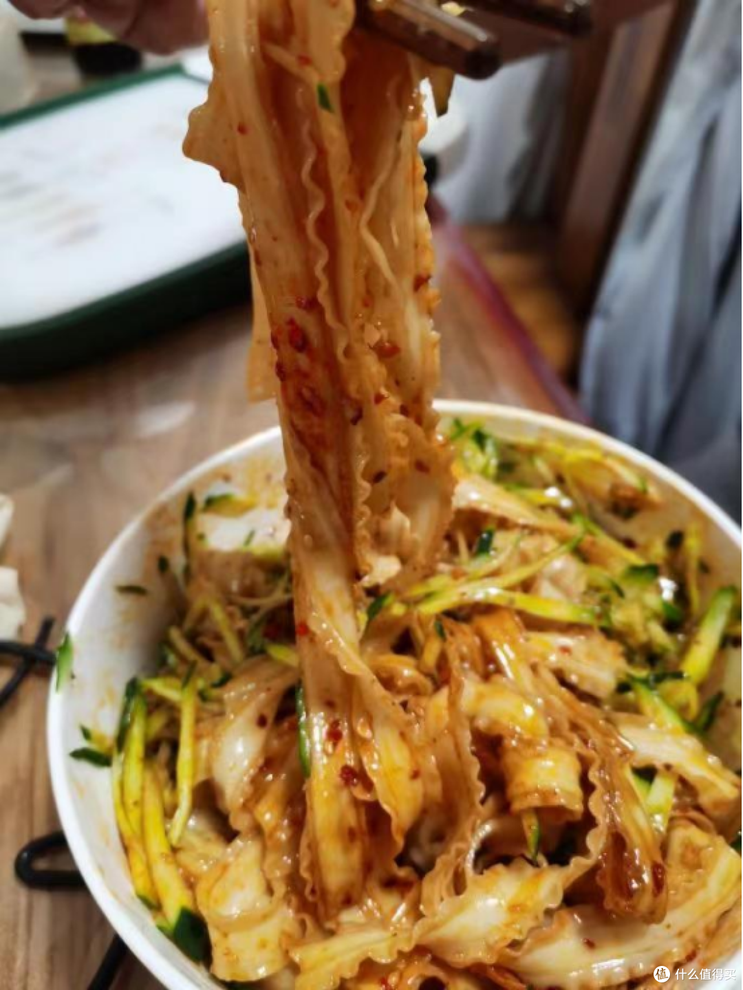 简简单单一碗『灵魂油泼面』